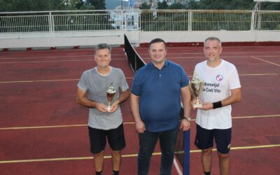 Završena Tenis liga Neum, načelnik Jurković uručio pehare pobjednicima