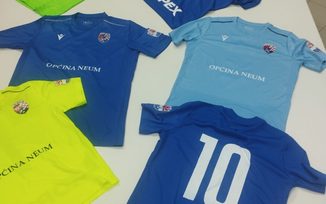 Općina Neum financirala nabavku novih dresova za HNK Neum