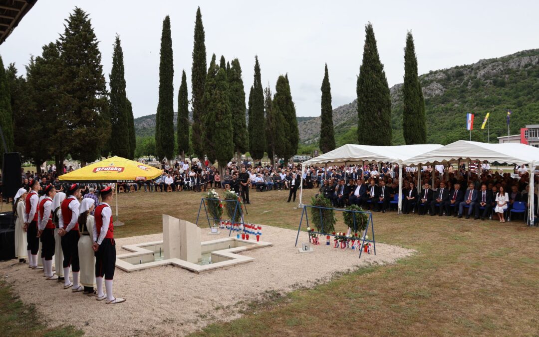 FOTO: Načelnik Dragan Jurković nazočio komemoraciji za žrtve Blajburške tragedije i Križnog puta hrvatskog naroda na Radimlji