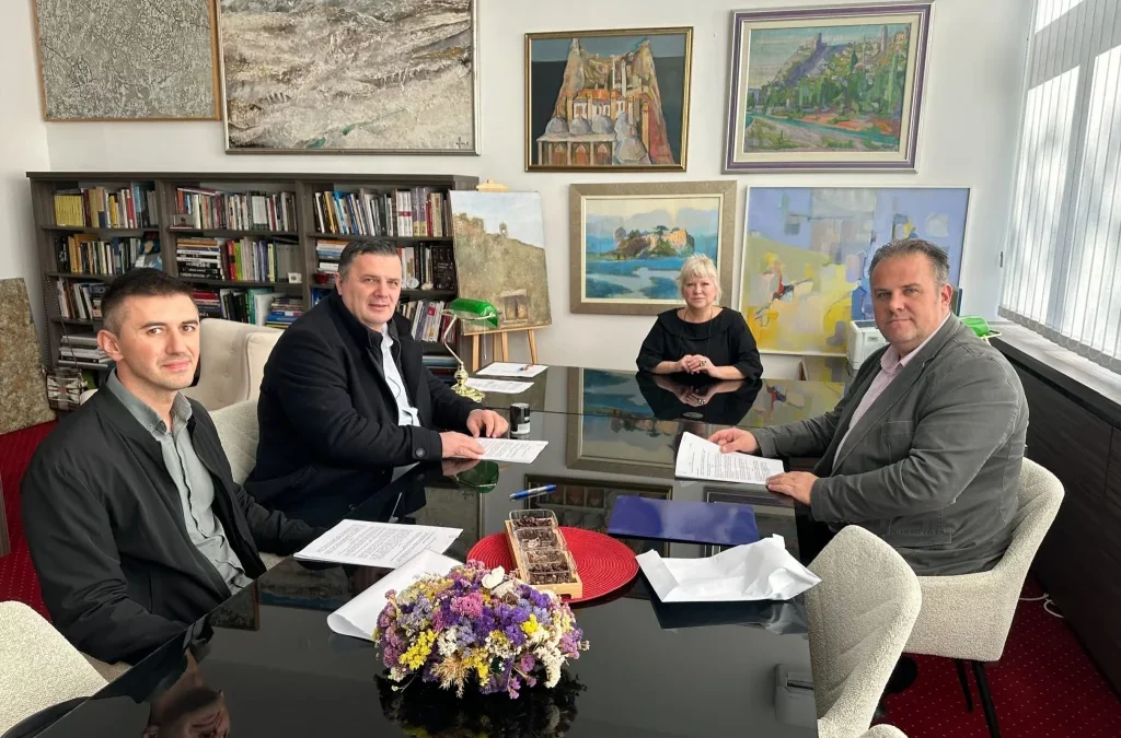 Načelnik Dragan Jurković potpisao ugovor za Uređenje sportske infrastrukture na području općine Neum